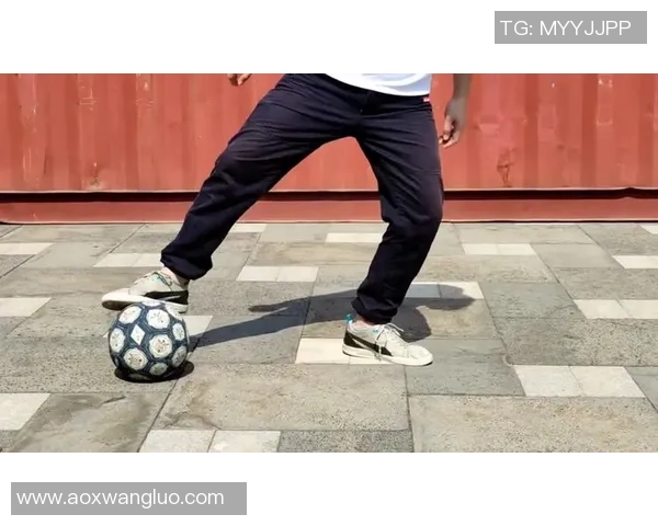 在街头偶遇足球明星的奇妙经历与感悟分享